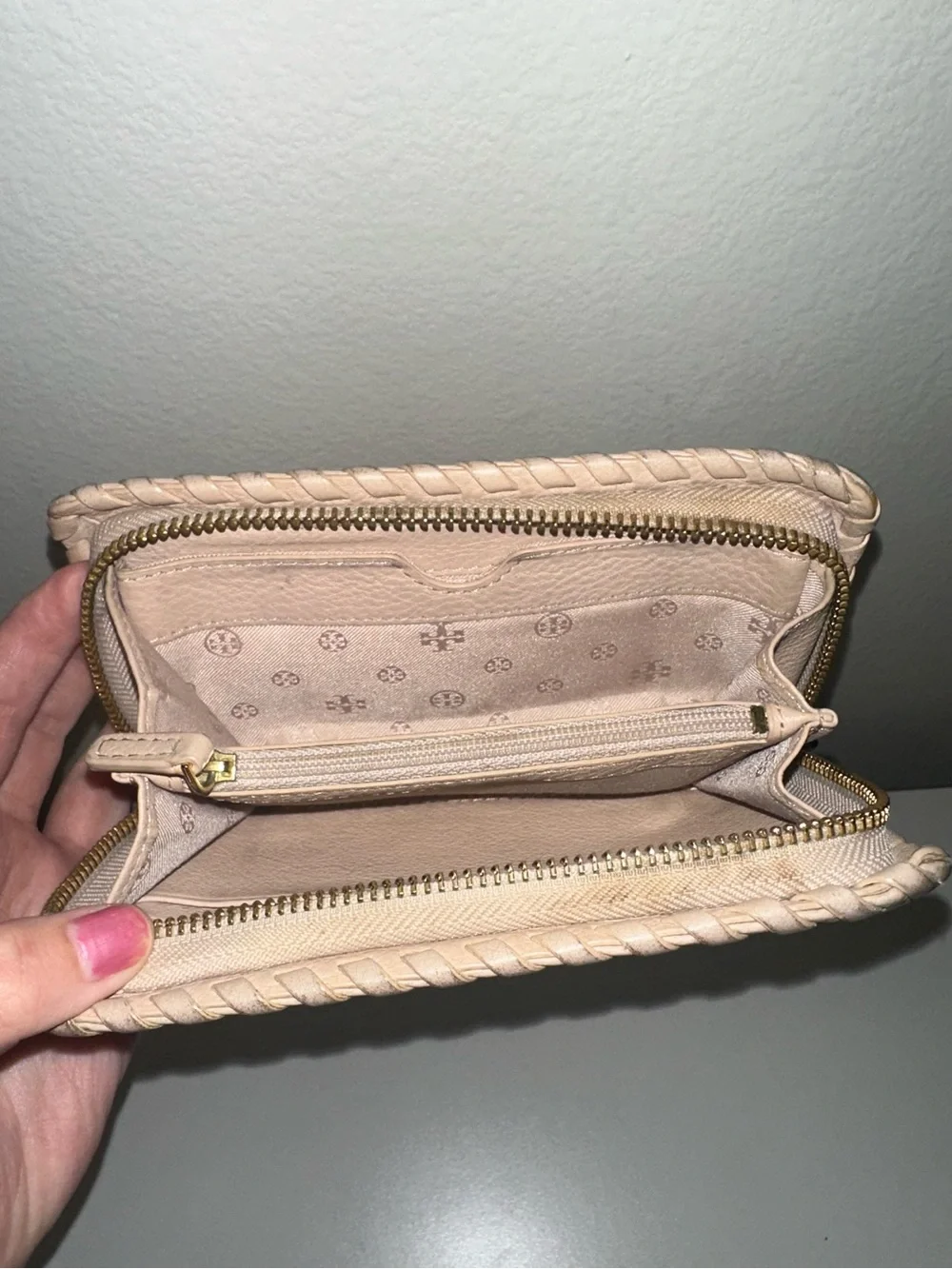 Tory Burch Blush Pebbled Leather Zip Wallet with Whipstitch Trim